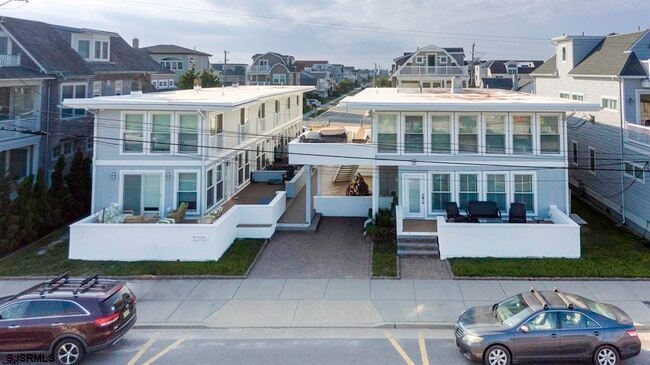 Primary Photo - 3215 Atlantic Ave