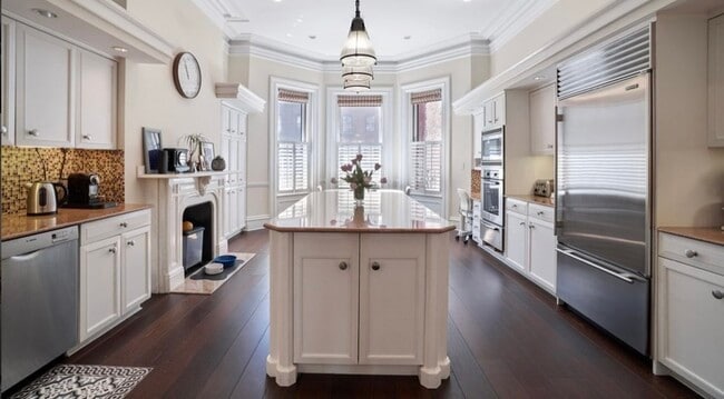 Primary Photo - 345 Beacon St
