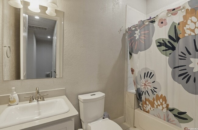 Building Photo - 164 Ave Ventana