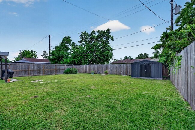 Building Photo - 3863 Arbor St
