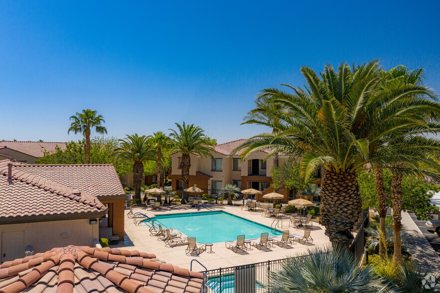 Pool - Vintage Desert Rose Senior Apartments | Af...
