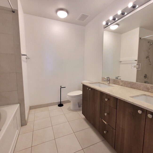 Building Photo - 235 W Van Buren St