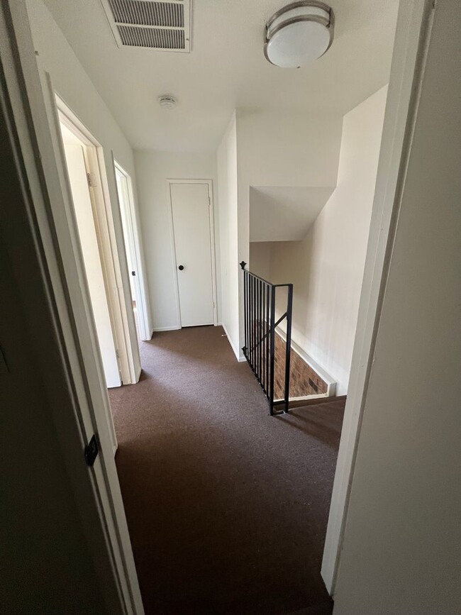 Building Photo - Two Bedroom Condo for Rent in Vacaville