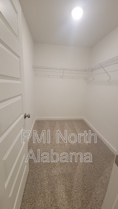 Building Photo - 7578 Discovery Pt Dr NW