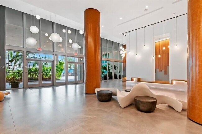 Building Photo - 350 S Miami Ave