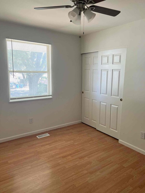 Building Photo - 920 N Benton Ave