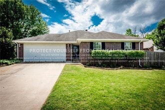 Building Photo - 955 Regency Dr