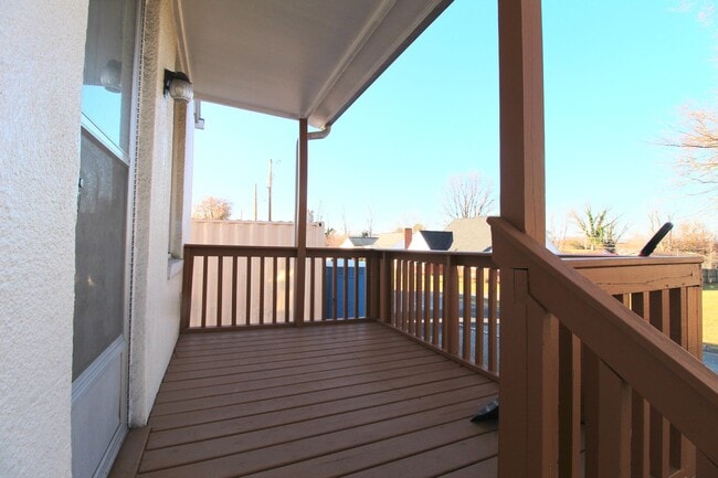 Building Photo - Two bed one bath. Big backyard. Street and all street parking.