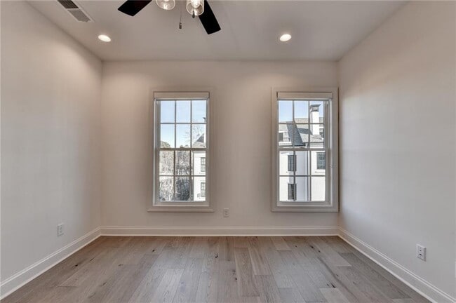 Building Photo - 435 Mayfair Ct