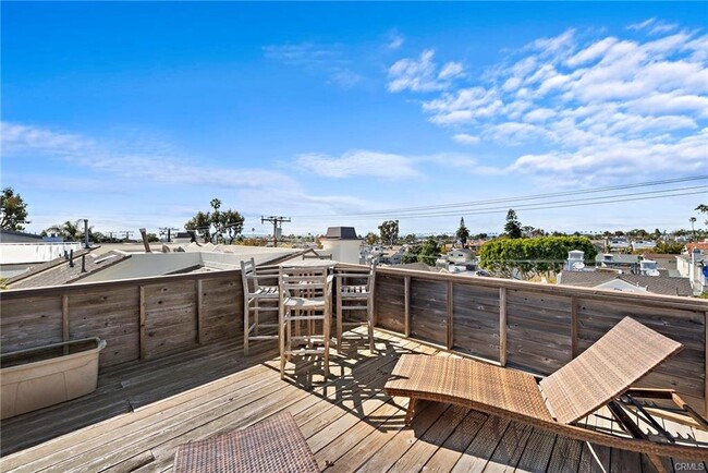 Building Photo - 517 Poppy Avenue, Newport Beach, CA 92625 ...