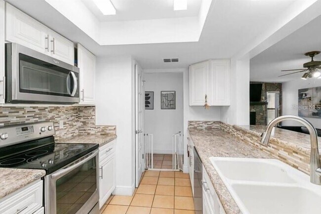 Building Photo - 2506 Bali Cir