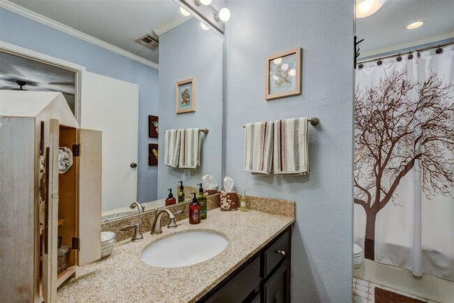 Building Photo - 2409 Bering Dr