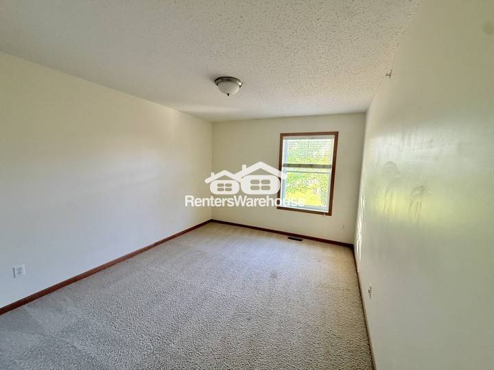 Building Photo - 15375 60th Ave N