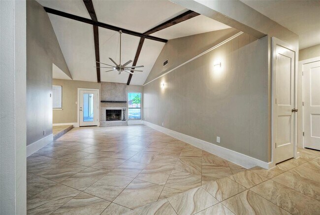 Building Photo - 104 Skyloop Dr
