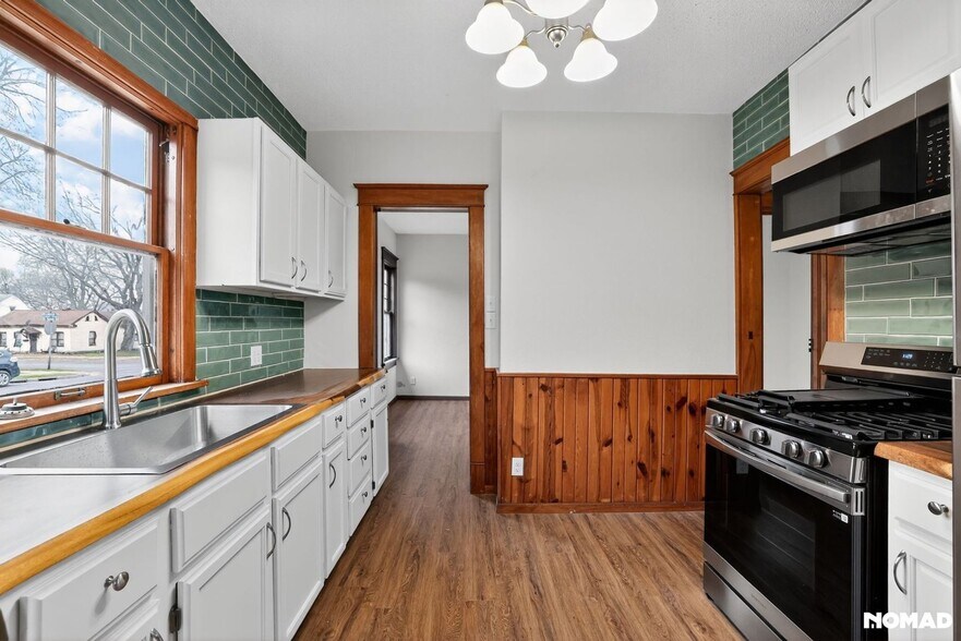 Building Photo - 329 S 2nd St