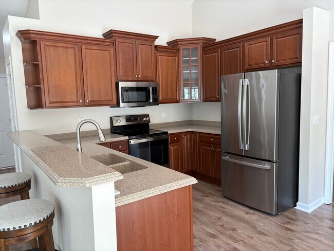 Building Photo - 3154 Shorecrest Bay Dr