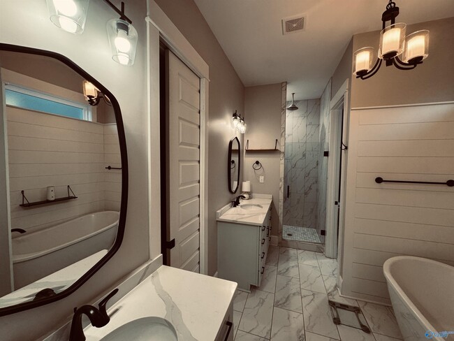 Building Photo - 329 Clift Home Pl Dr