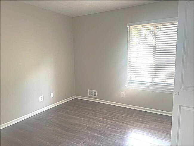 Building Photo - 3205 Brownlee Way