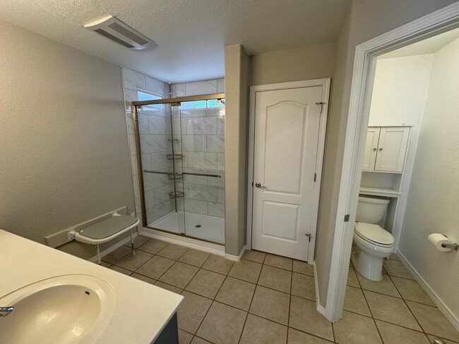 Building Photo - 8608 Quail Creek Ct NE