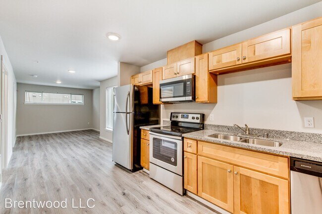 Building Photo - 2515 S 48th St