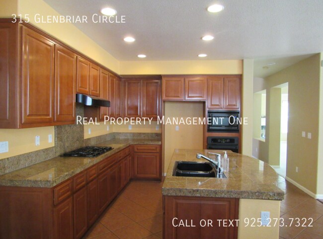 Building Photo - 315 Glenbriar Cir