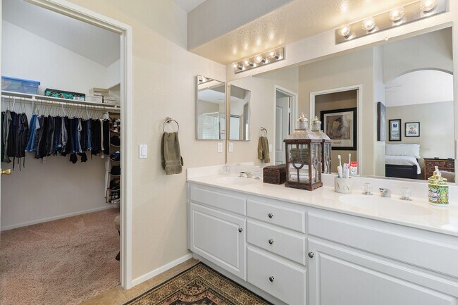 Building Photo - Meticulously Maintained Home in Temeku Hills, 4br/3ba, 3 Car Garage, 1981 sqft. + Enclosed Sunroo...