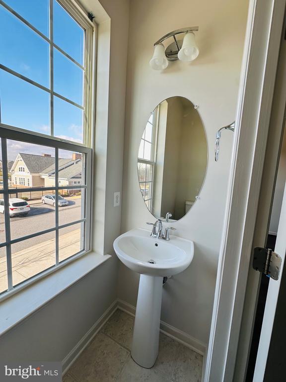 Building Photo - 9448 Adelaide Ln