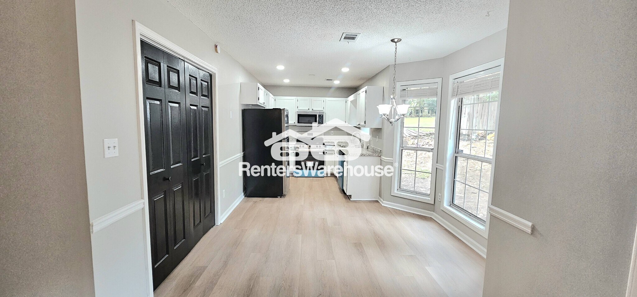 Building Photo - 5899 Meadow Ln