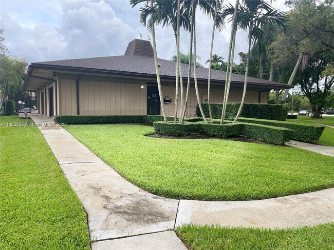 Building Photo - 10425 SW 112th Ave