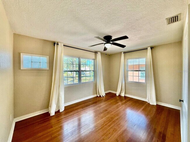 Building Photo - 301 N Madison Ave