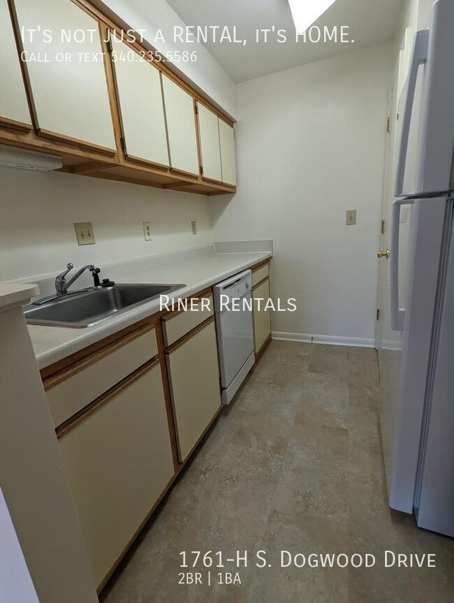 Building Photo - 1761-H S Dogwood Dr