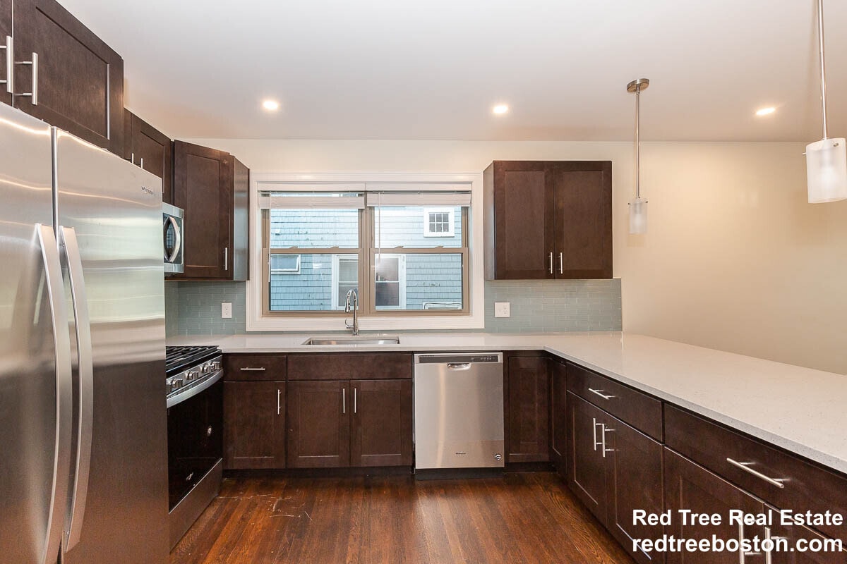 Building Photo - 28 Albion St