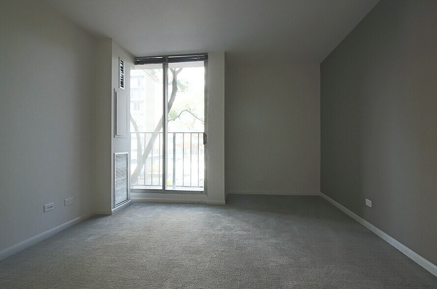 Building Photo - 899 S Ashland Ave