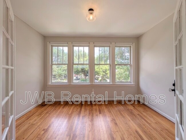 Building Photo - 2248 Dellwood Ave