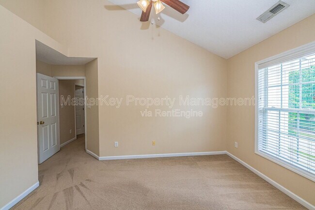 Building Photo - 4001 Winecott Dr