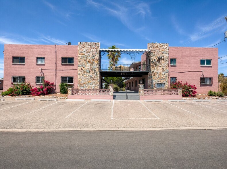 Building Photo - 1031 N Holly Ave