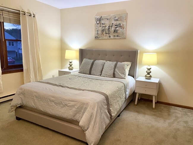 Bedroom 1 furnished option - 7 Clubhouse Dr