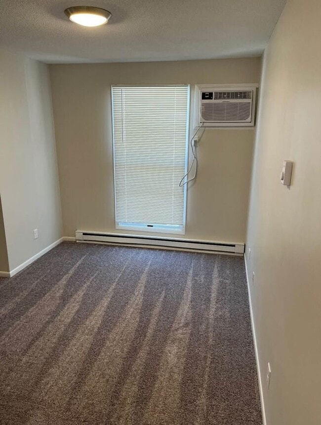 Building Photo - 116 E Church St