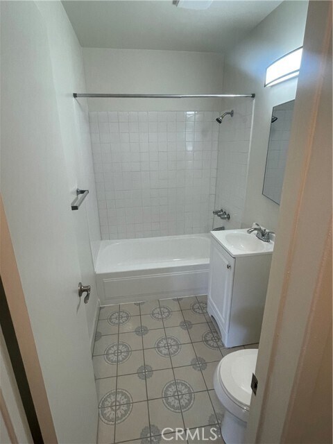 Building Photo - 6510 Marbrisa Ave