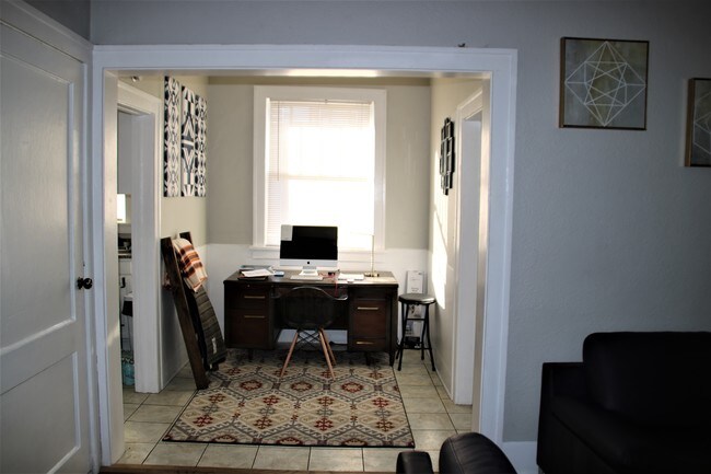 Building Photo - Betty Lou Appartments - 2Bro LLC - SJ