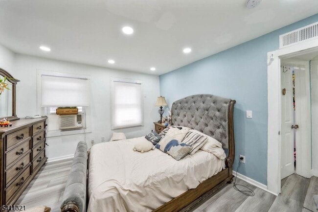 Building Photo - 376 Elmora Ave