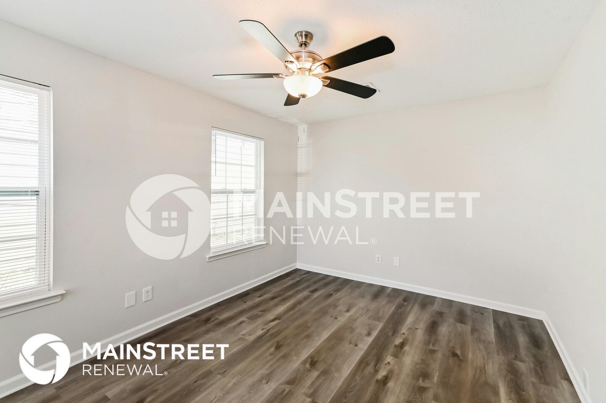 Building Photo - 4690 Royal View Dr