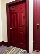 Building Photo - 583 Mill St