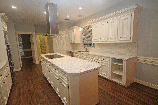 Building Photo - 17703 Forest Park Ln