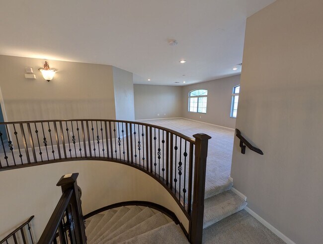 Building Photo - 4 Bedroom Home in the Kerby Estates Commun...