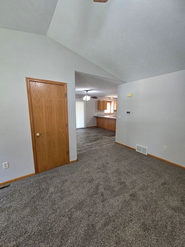 Building Photo - 2424 N Howard Ave
