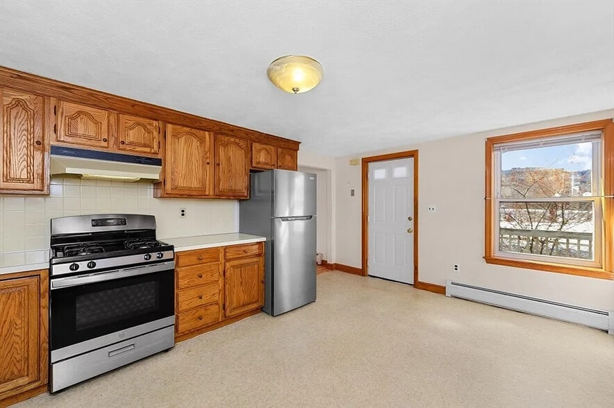 Building Photo - 155 Thorndike St
