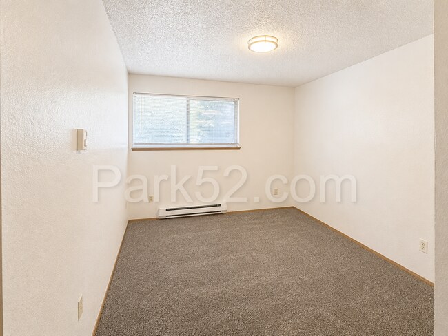 Building Photo - 5001 S Orchard St