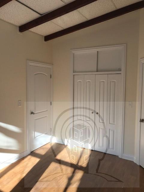 Building Photo - 4 bedroom in DEERFIELD IL 60015