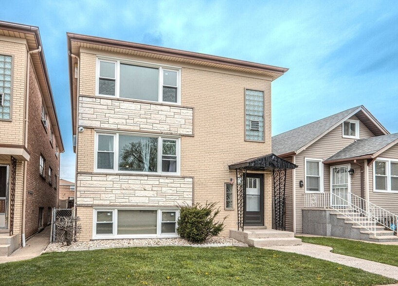 Building Photo - 2702 N 74th Ave